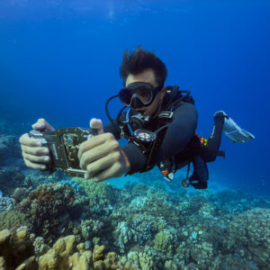 DIVEVOLK SeaTouch 4 MAX PLUS Underwater Housing – Waterproof Phone Case for iPhone & Android (60m Depth Rated)